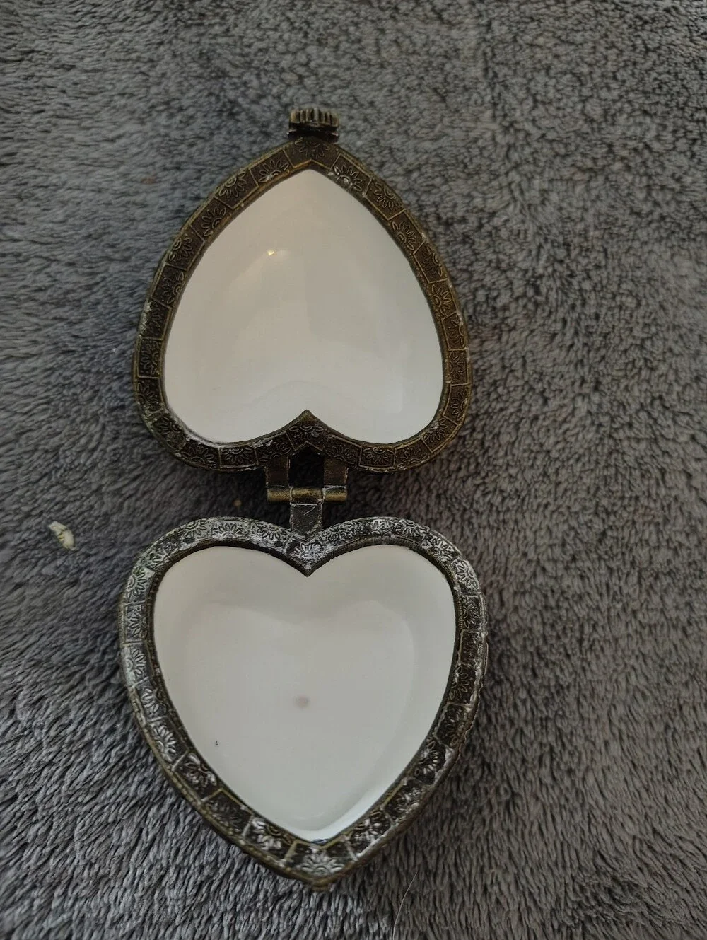 Heart-Shaped Floral Porcelain Trinket Box - White with Pink & Yellow Roses